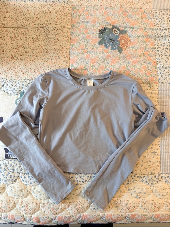 ALO Yoga Tops - Alo crop top